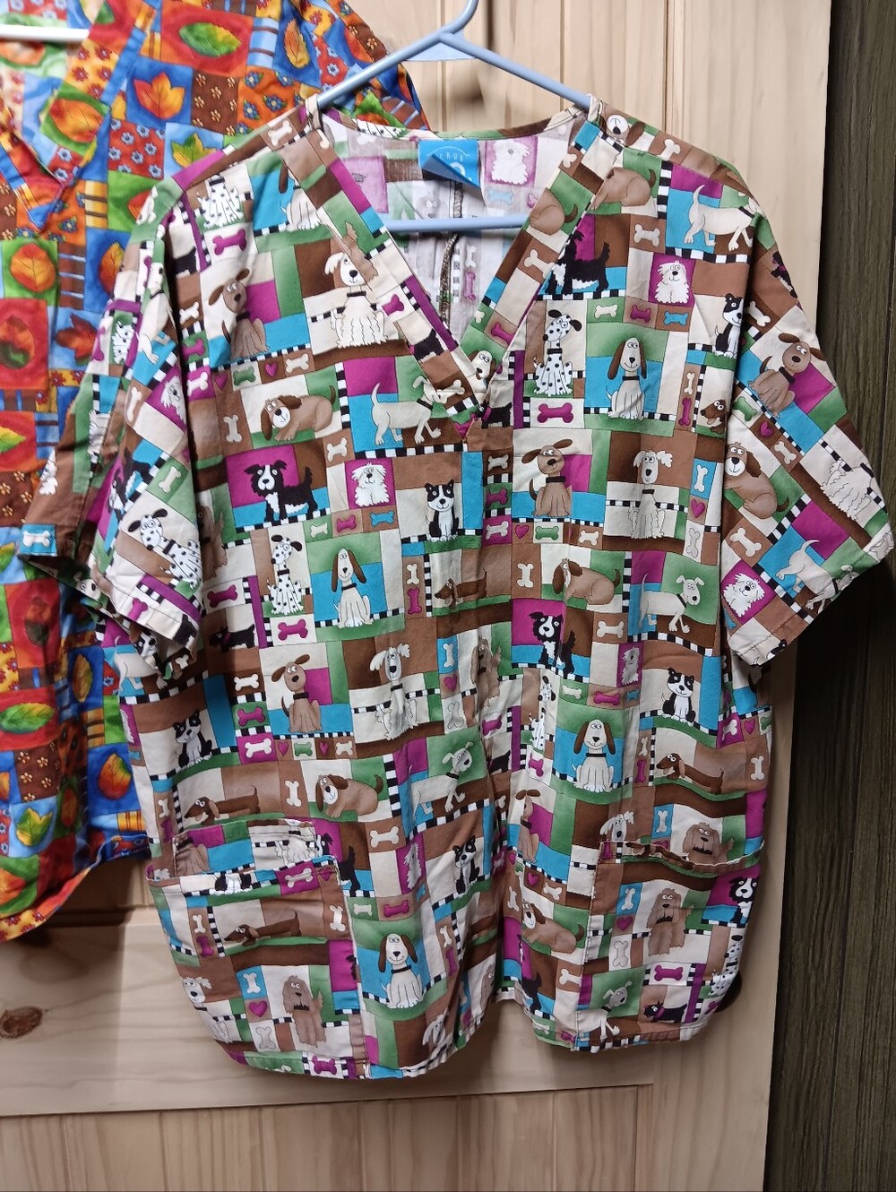Peaches Scrub Top And Scrub HQ Scrub Top. EUC - Picture 2 of 5
